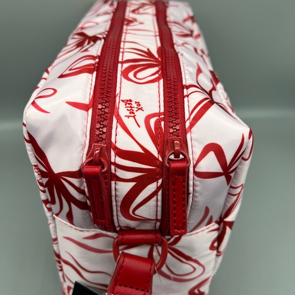 Betsey Johnson travel cosmetics bag - Picture 7 of 11